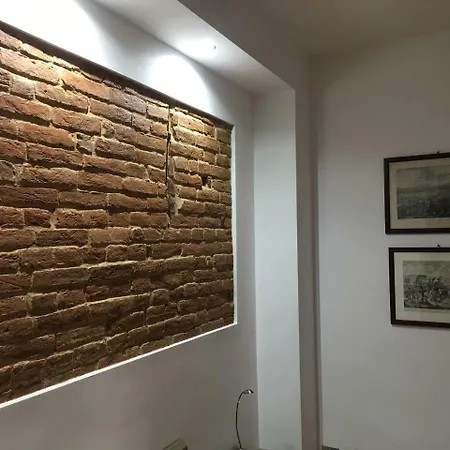 La Corte 住宿加早餐酒店 亚历山德里亚